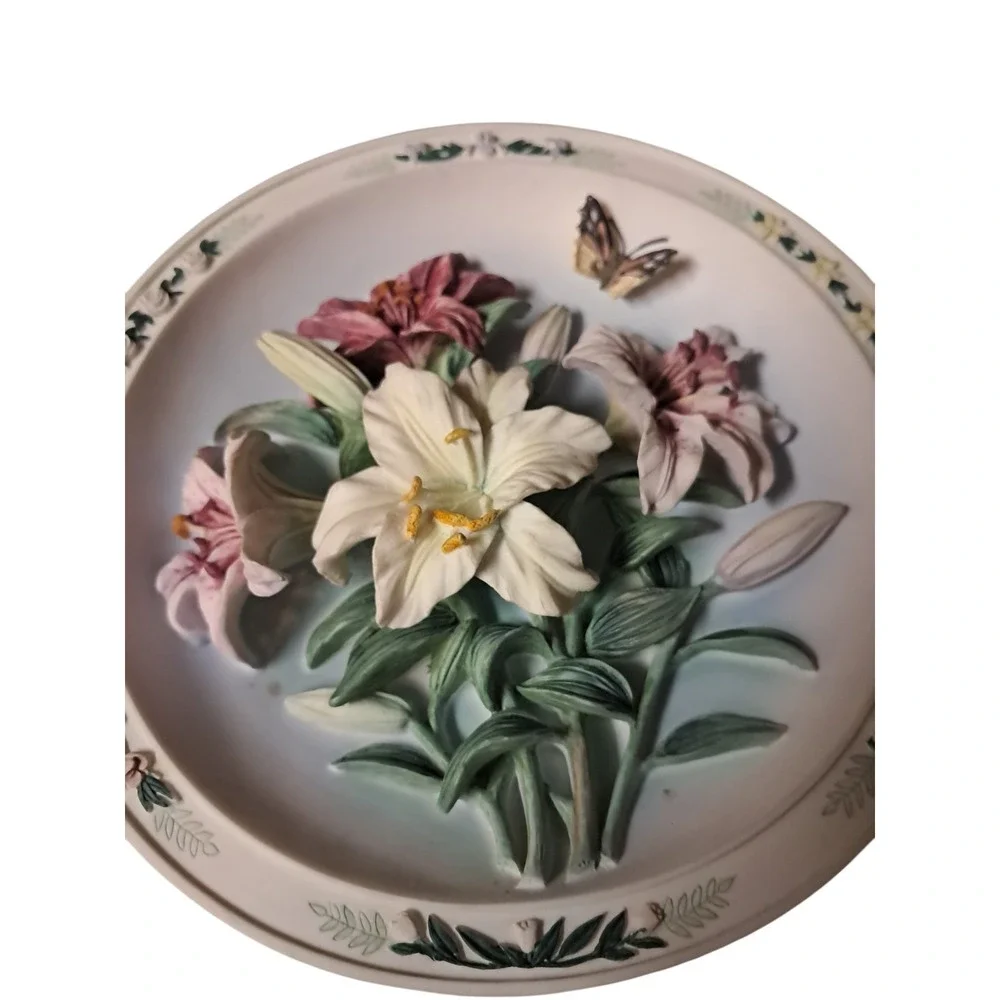 THE LILY GARDEN Plate Lena Liu's Beautiful Gardens #4.  3D Lillies And Butterfly